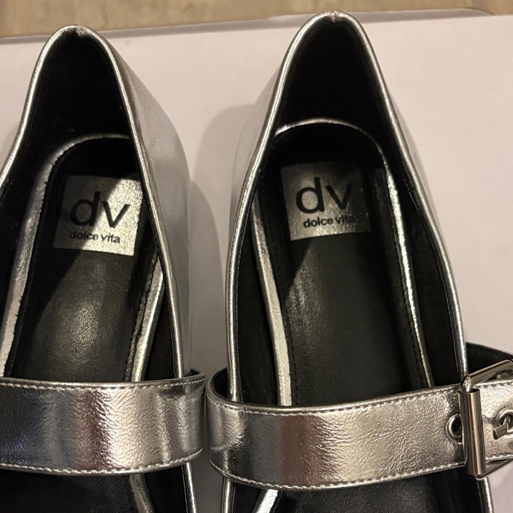 DV by Dolce Vita Metallic Silver Mary Jane Flats with Buckle Strap size 9.5 - Picture 5 of 11